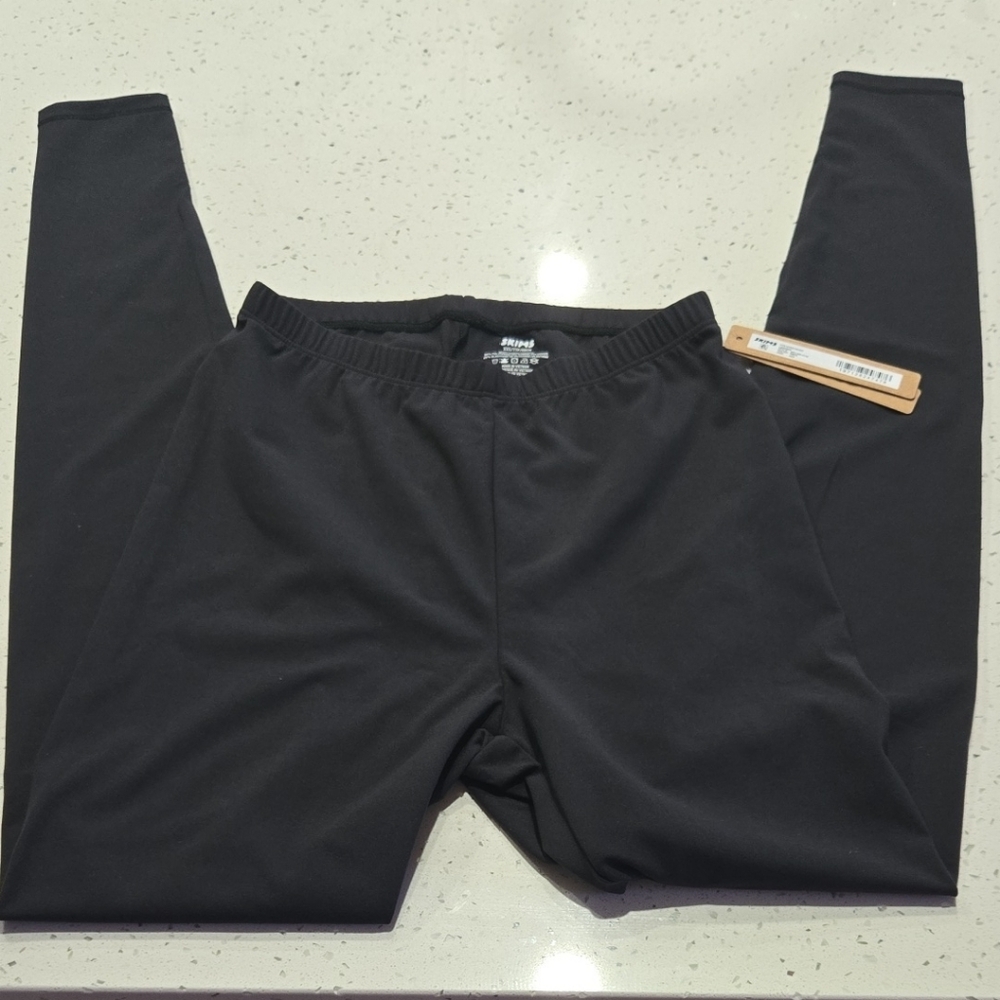 SKIMS Black Leggings Sleek Stretchy Fit